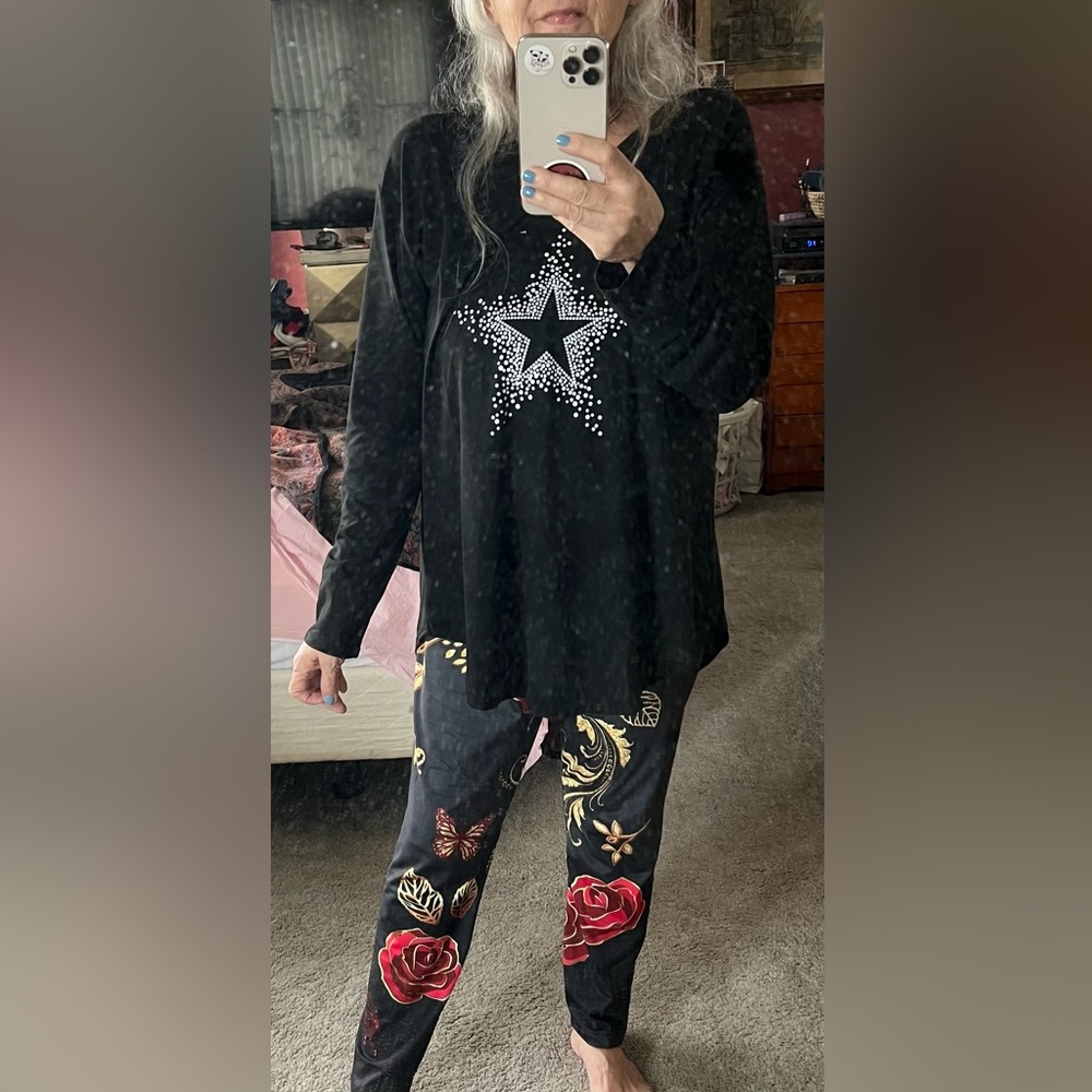 V neck long sleeve star top